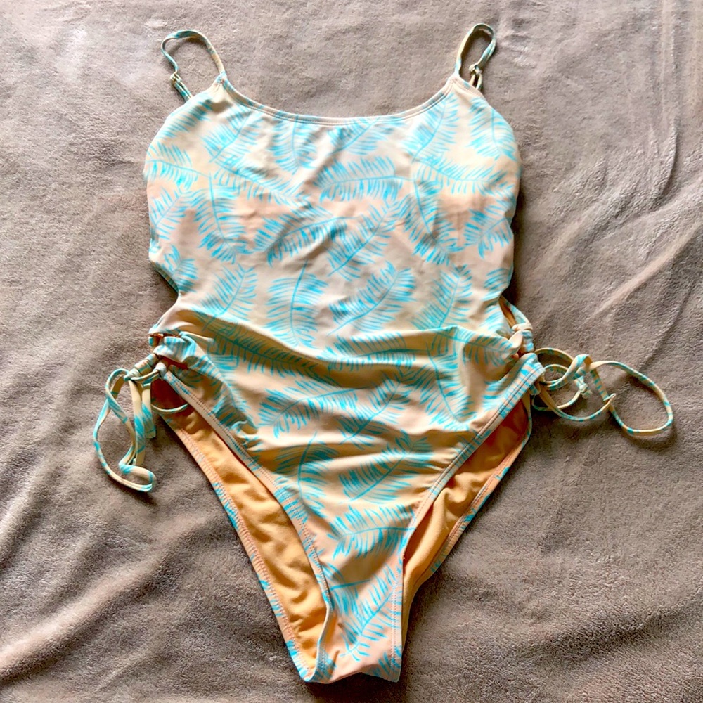 One piece bathing suit